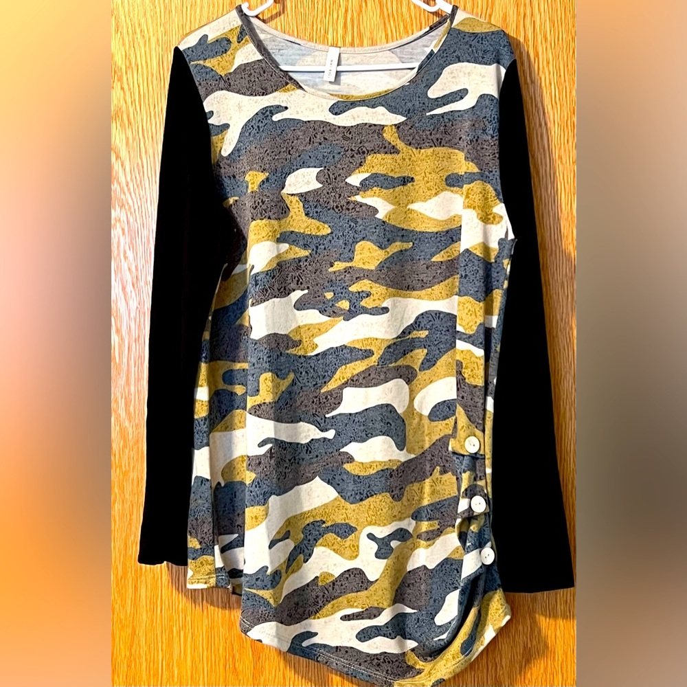 Woman’s Boutique Camo Long Sleeve Shirt